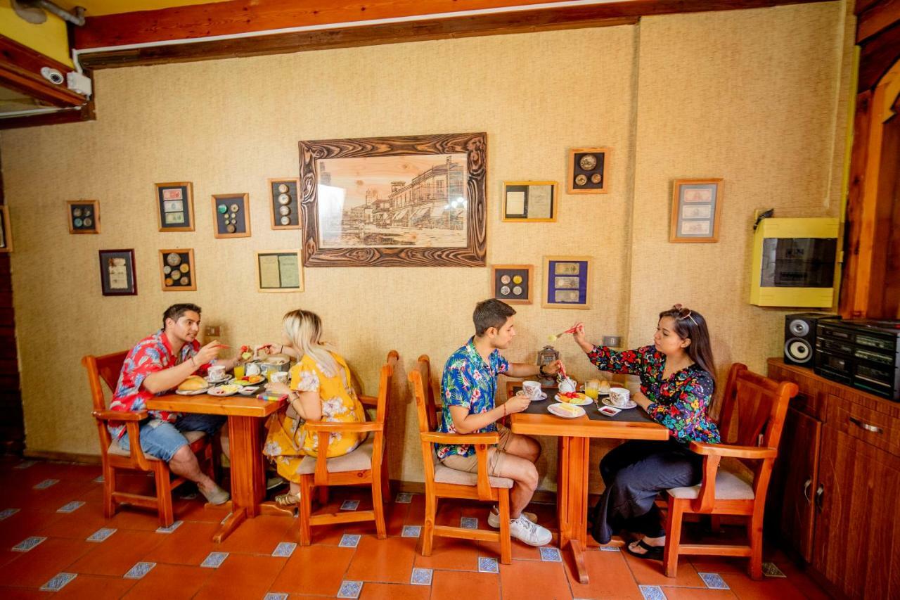 Hostal Aloha Inn Iquique Exterior photo